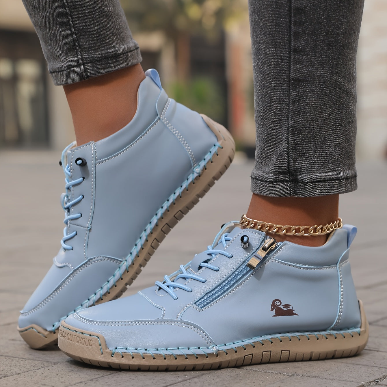 Blue / 12