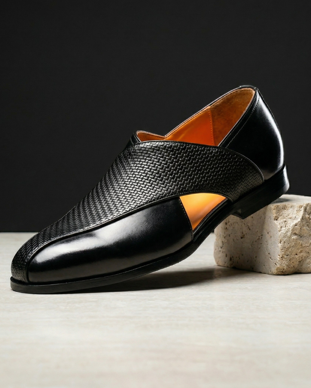 Black / 12
