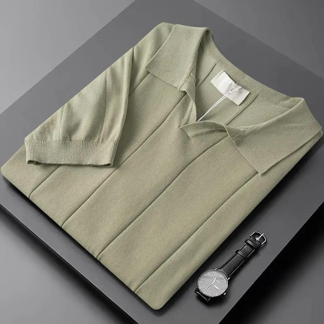 Cotton polo shirt in light green, ribbed collar with button placket and short sleeves