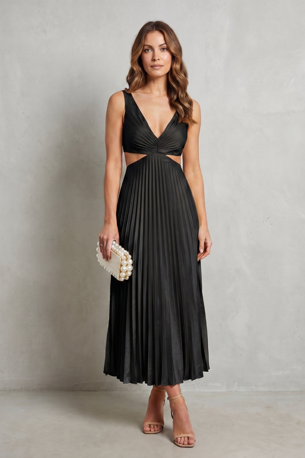 Women's waist pleated maxi dress in black, sleeveless V-neck and pleated maxi skirt