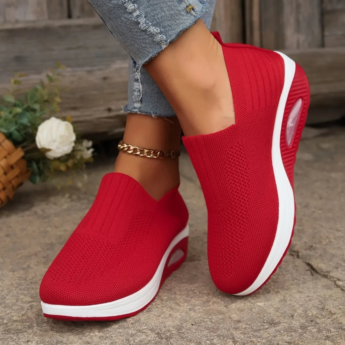 Red / 12