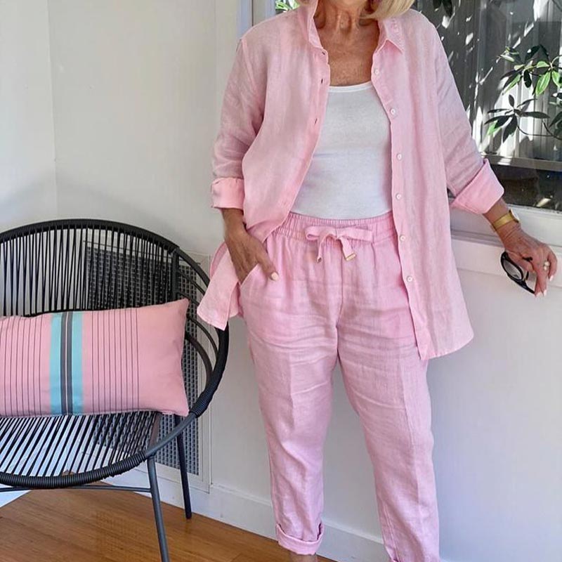 Casual comfort two-piece set in pink: button-front shirt with matching drawstring joggers